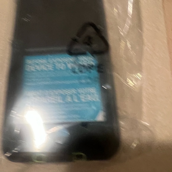 LIFEPROOF Protective Case for iPhone 7 - New - Colors: Black and Neon Green - Picture 4 of 6